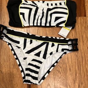 Bikini lab swimm set with or without sleeves, new with tag size M